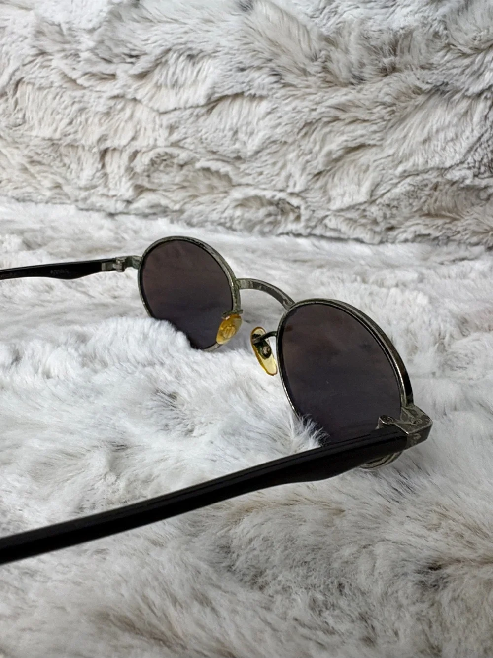 Round Mirrored Sunglasses - Blue/Green Lenses by Aiwan